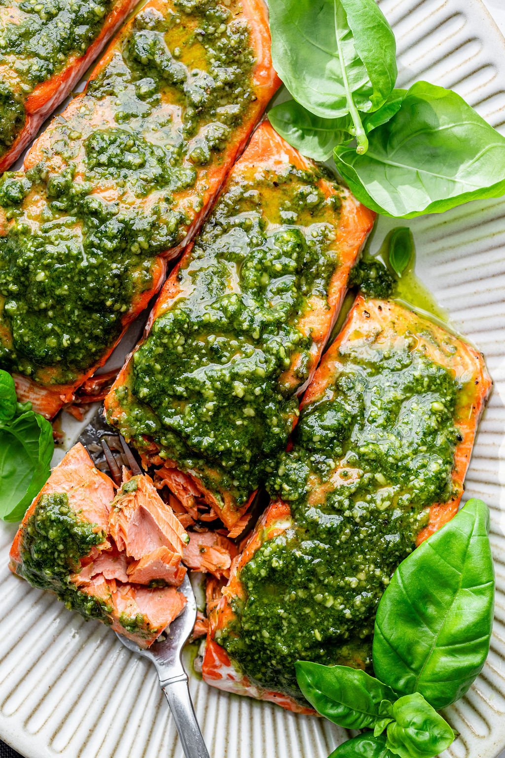 Easy 20-Minute Pesto Salmon: Your Go-To Weeknight Dinner